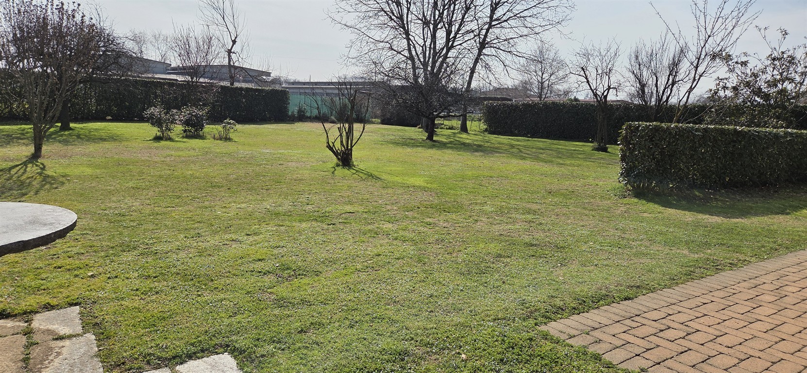 VENDESI TERRENO EDIFICABILE